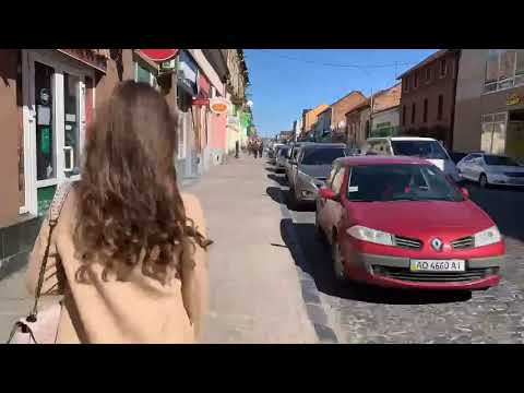 Dana zeigt den Weg zur Deutschen Jugend in Transkarpatien