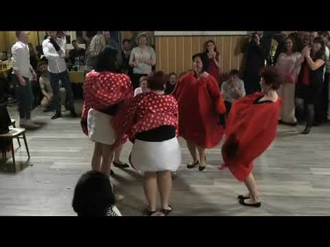 POCHOVÁNÍ BASY DEŠTNÉ 2019 VYSTOUPENÍ DĚVČAT