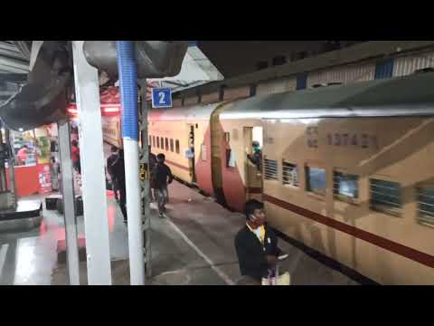 12768 | Santragachi - Hazur saheb nanded Express arriving at Rourkela junction