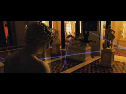 Ocean s Twelve Movie CLIP  Night Fox Through the laser trap