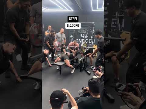 Stefi Cohen & World's Strongest 17 Y.O. Face Off at Larry Wheels Gym