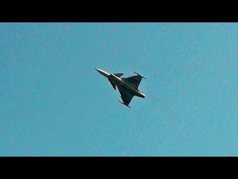🇸🇪 SAAB Gripen C Makes INCREDIBLE SOUNDS During Fast Flybys! JAS-39C VOLVO RM12 Engine