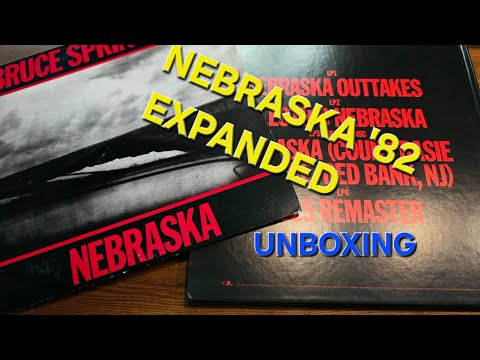 INSIDE ELECTRIC NEBRASKA '82 EXPANDED EDITION 'UNBOXING': BRUCE SPRINGSTEEN BOX SET 4 LPS & BLU RAY 