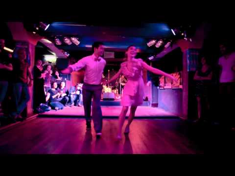 Dancing Swing à La Java #2 - Audrey & Aurélien ESDC performance (2013-12-08)