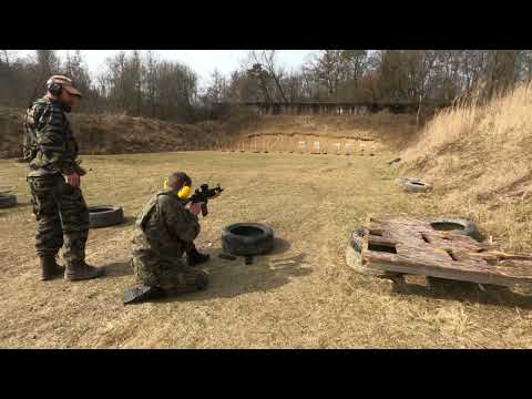 Jak wyglądają zajęcia na strzelnicy? Strzelcy z ZS nr 2 w Nowym Sączu na strzelnicy w Bochni.