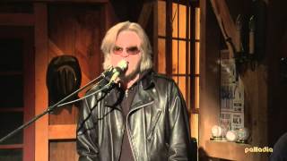 "Babs and Babs" - Daryl Hall & Guster - "Live From Daryl's House" - Jan. 15, 2011