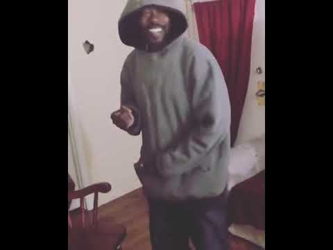 St Louis crack head Rapper Sneak spits the coldest freestyle ever at my sister house