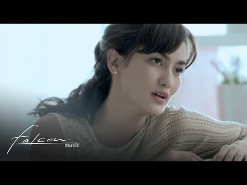 Eru feat. Atiqah Hasiholan - Black Glasses (Official Music Video) | Ost. Hello Goodbye