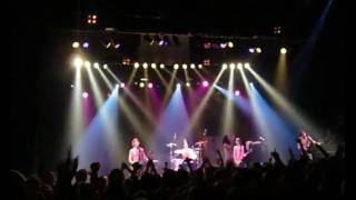 Juliette &amp; The Licks - Pray For The Band Latoya [live]