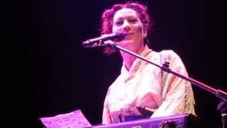 Amanda Palmer sings &#39;Dear Daily Mail&#39;