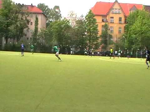 1.A 9.5.10 Friedenauer TSC - Reinickendorfer Füchse Tor Marcel(8).mpg