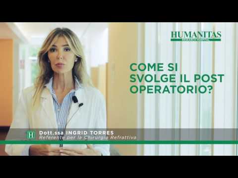 Posto di pigmentary atipico La ragazza con lentiggini
