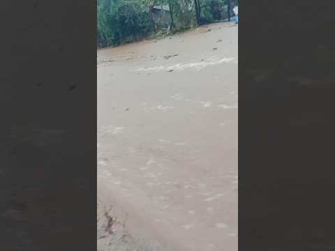 Inundaciones de caminos y deslizamiento de tierra por lluvias en Catemu
