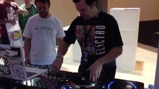 DJ Switch Vs Johnny Scratch @ BPM 2013(Part 1)