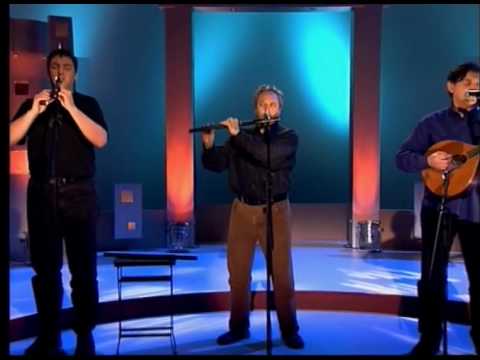 CRAN on RTÉ singing "Erin Grá mo Chroí"