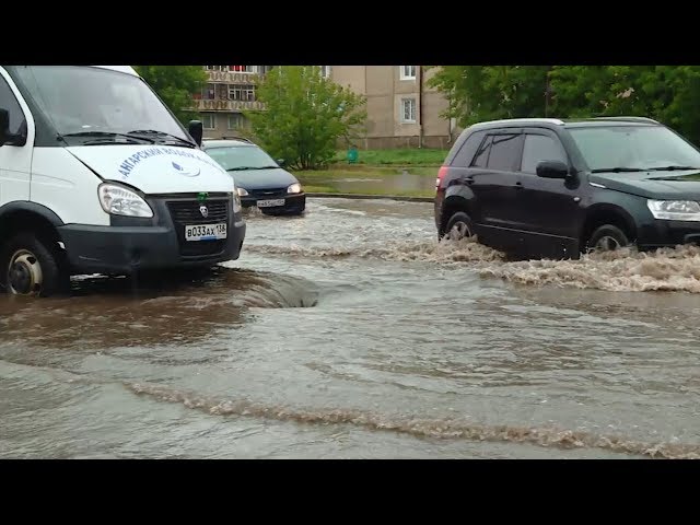 В Ангарске затопило улицы и дворы