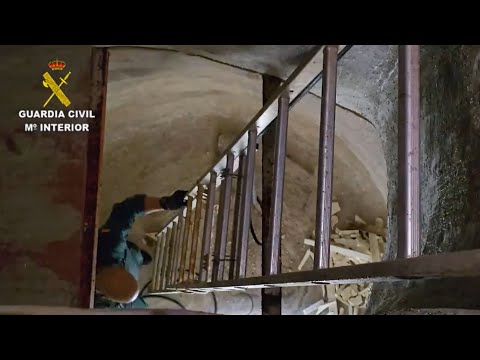 Μαγιόρκα: Ανδρας κρατούσε σκλάβα την 12χρονη θετή κόρη του επί 5 χρόνια (Βίντεο) - HuffPost - Ειδήσεις και Απόψεις από την Ελλάδα και τον Κόσμο