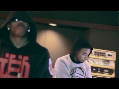 Bizzy Crook x Nelly - Like Dat (Music Video)