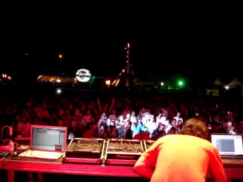 DINO PSARAS live @ PLAYGROUND 2011