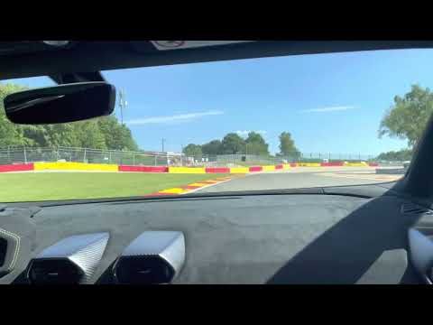 Énorme accélération sur le circuit de francorchamps au spa Italia 2022 en Lamborghini huracan sto