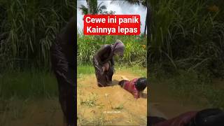 Download lagu gadis ini panik saat menangkap ikan besar di rawa#viral #shortsviral #komedi #drama mp3 Download lagu gadis ini panik saat menangkap ikan besar di rawa#viral #shortsviral #komedi #drama mp3