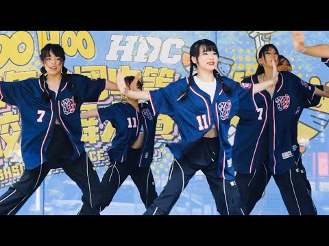 ダンサー　側転をした拍子に乳首チラ  |  ハプニング系エロ収集