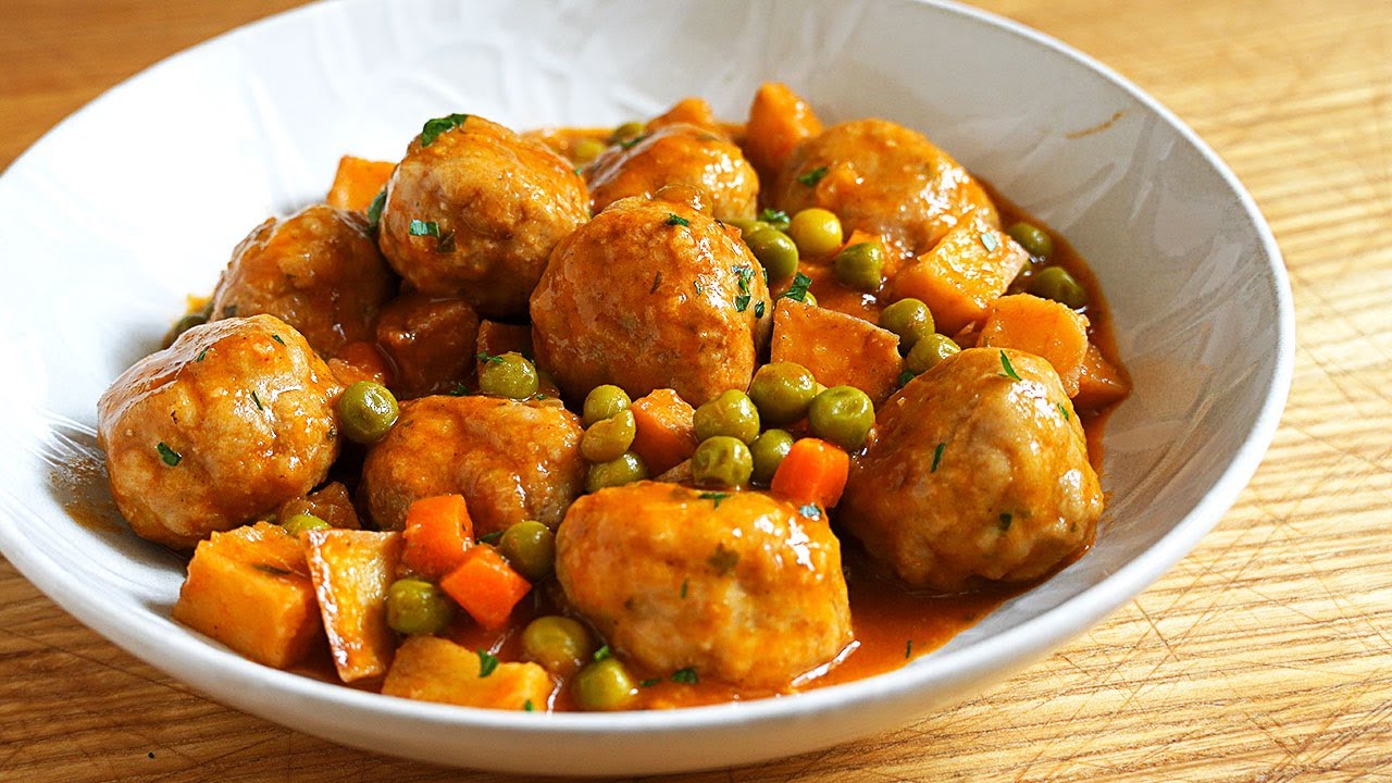 Albóndigas en salsa TIERNAS y melosas⎮TRUCO para que no queden duras⎮Albóndigas con patatas o papas