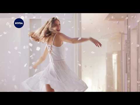 Slovenian female voiceover sample - Anja S.