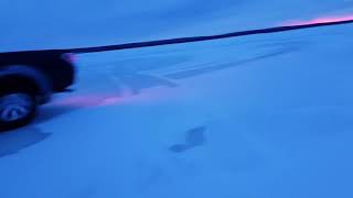 preview picture of video 'Mitsubishi L200 покатушки по льду река Лена Якутия'