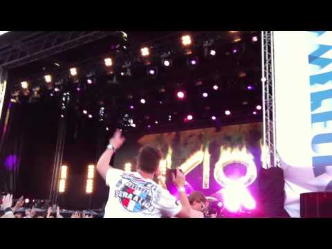 Avicii - Pressure (Alesso Remix) Live @ Summerburst Festival
