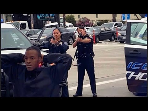 Police Was about to kill my (Unarmed) cousin until lady starts yelling‼️???????? Saved his Life!