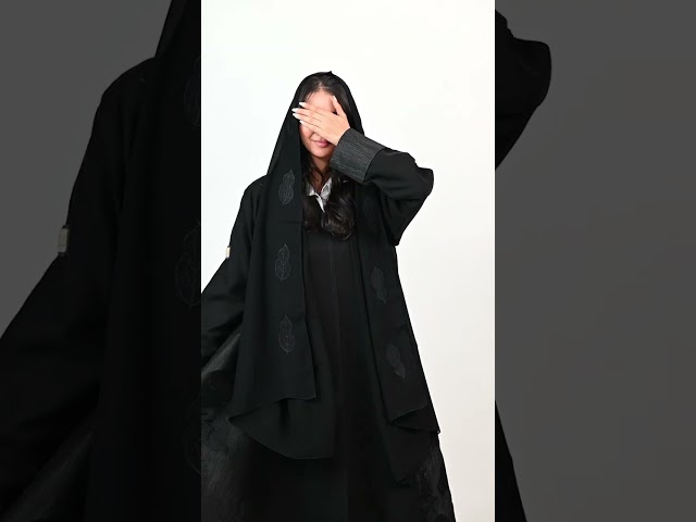 عباية كريب كلوش تطريز اسود