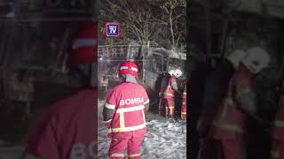 Download lagu Pemandu rentung, kenderaan terbakar selepas berlanggar dengan treler mp3