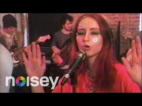 Mia Gladstone - “Don't Look at Me” (Music Video) | TRACKING