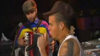 calle 13 cumbia de los aburridos en vivo