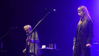 "Left of Center", Suzanne Vega - Paris, Mars 2026