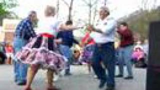 preview picture of video 'Hillbilly Days Pikeville Square Dancin 2008'