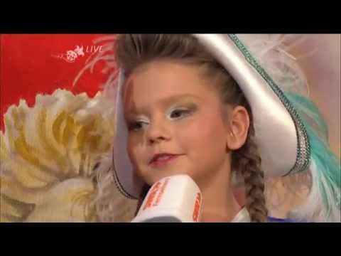 Pauline Staiber als Tanzmariechen mit Büttenrede bei Schwäbische Fasnet Gundelsheim 2015