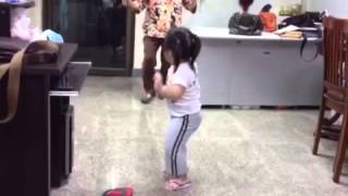 Harem shake by A little girl