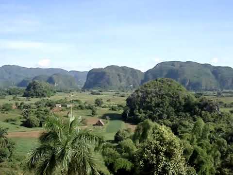 El Valle de Viñales desde el Hotel Los Jaminez en Pinar del Río. @rcp643 #JEMAR 