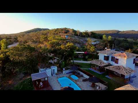 Poço Encantado na Chapada dos Veadeiros. Cachoeira com Praia em Teresina de Goiás.