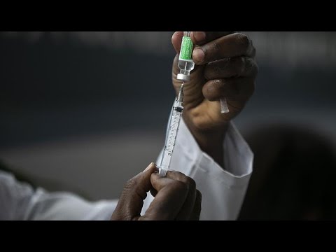 شاهد تطعيم الأطفال بين سن 5 و11 عاما بلقاحات ضد كوفيدـ19 في مدينة ريو البرازيلية