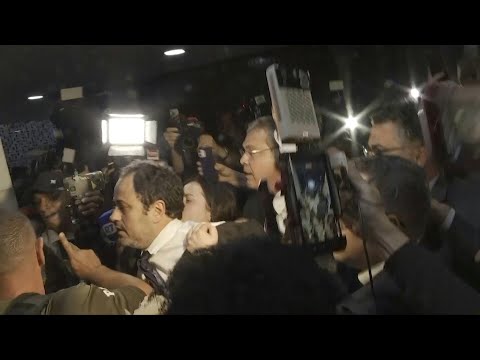 Video | Congressman leaves Brazil's Lower House after boycotting parliamentary session | AFP