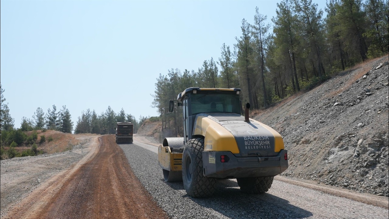 Dursunbey’de Başkan Akın’ın Söz Verdiği Yol Tamamlandı