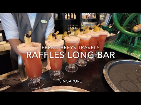 🌏 World Famous Raffles Hotel Long Bar 🍹legendary 🇸🇬Singapore Sling 4K POV🇸🇬
