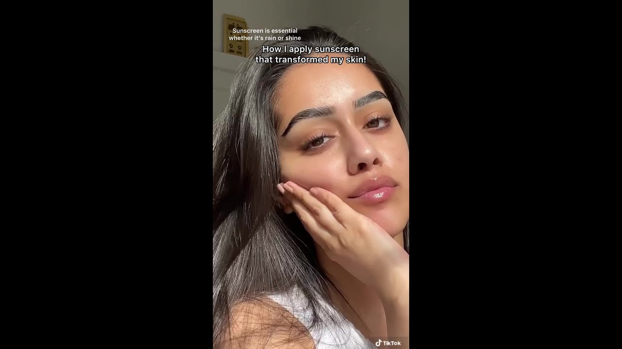 This is your daily reminder, wear your SPF!!! Here I'm using @Lancaster Beauty  Sun Protective Flui