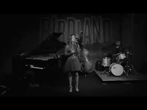 Anais Reno with the Emmet Cohen trio