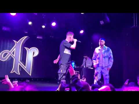 Adexe y Nau + Cesar ac - Karma ( Cantando en concierto)