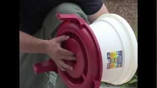 Poultry Quick Clean Bucket Waterer Assembly