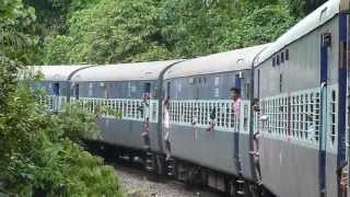 preview picture of video 'Inde 2011 : Train entre Hospet et Goa'
